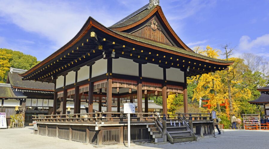 What is a Japanese Shrine? How is it Different from a Temple?