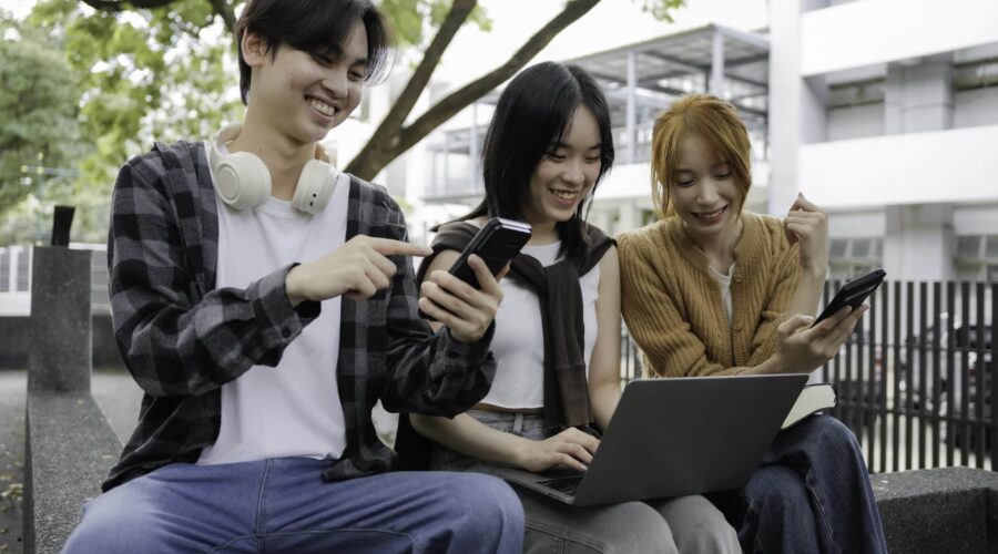 The Complete Guide to Buying and Using Japan SIM Cards and Mobile Data for Tourists and Long-Term Visitors