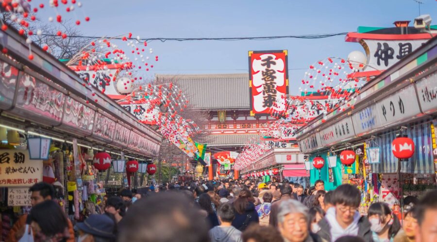The Souvenir Trap: How “Shopping Stop” Tours Can Ruin Your Japan Experience
