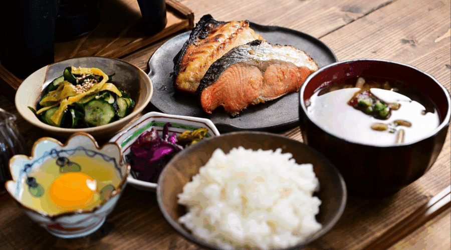 What a Traditional Japanese Breakfast Looks Like: Foods, Recipes & Morning Culture